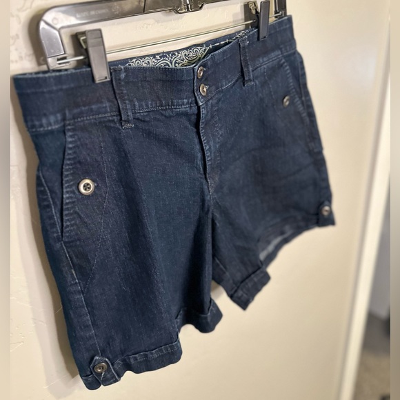 Gloria Vanderbilt Jean Shorts Cuff Stretch Double Button Dark Wash SIZE 10/30 - Picture 6 of 16